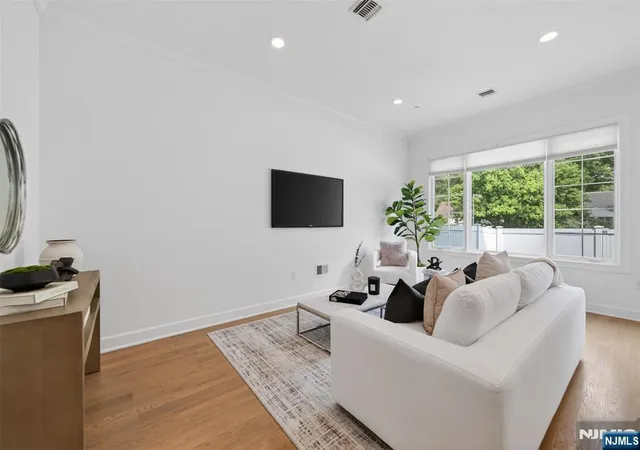 Photo 3 of Townhouse for sale at 10 Gabriel Ct, Paramus, NJ 07652 | MLS# 26023889 | Listing updated on 2026-09-18