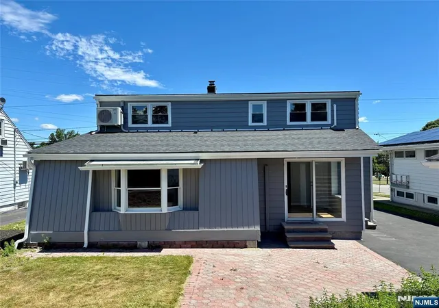 5th image of 9 Joan Pl, Clifton, NJ 07012 | MLS# 26023912