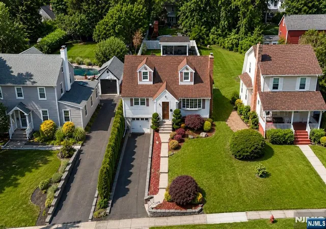 Photo 3 of Single family home for sale at 141 Coeyman Ave, Nutley, NJ 07110 | MLS# 26023963 | Listing updated on 2026-07-20