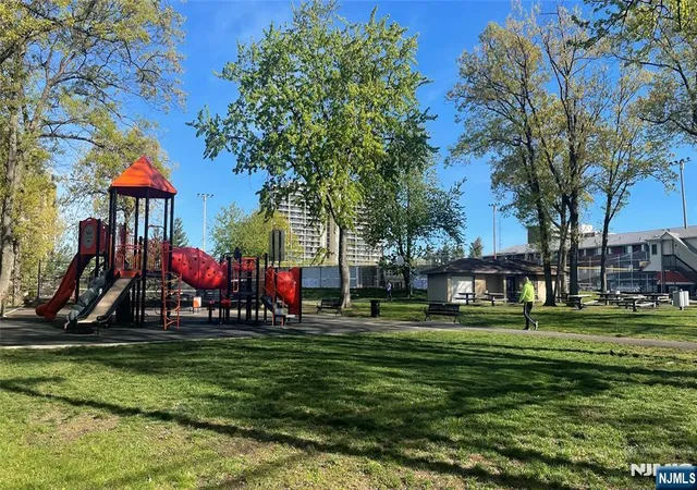 2nd image of 1275 Anderson Ave #A4, Fort Lee, NJ 07024 | MLS# 26024100