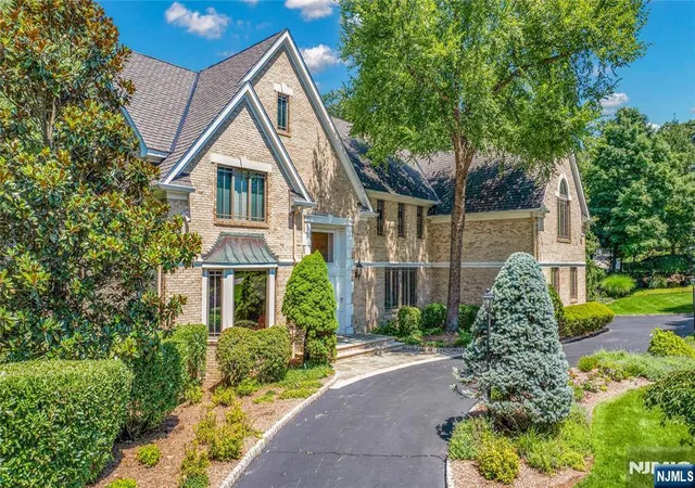 1st image of 837 Apple Ridge Rd, Franklin Lakes, NJ 07417 | MLS# 26024120
