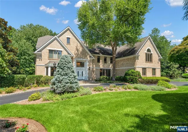 2nd image of 837 Apple Ridge Rd, Franklin Lakes, NJ 07417 | MLS# 26024120