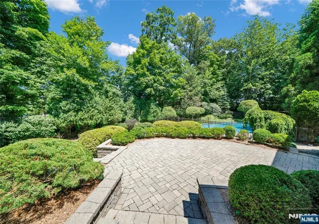 3rd image of 837 Apple Ridge Rd, Franklin Lakes, NJ 07417 | MLS# 26024120