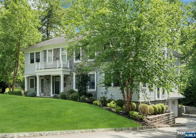 Photo 2 of Single family home for sale at 20 Sylvan Wy, Short Hills, NJ 07078 | MLS# 26024165 | Listing updated on 2026-07-26