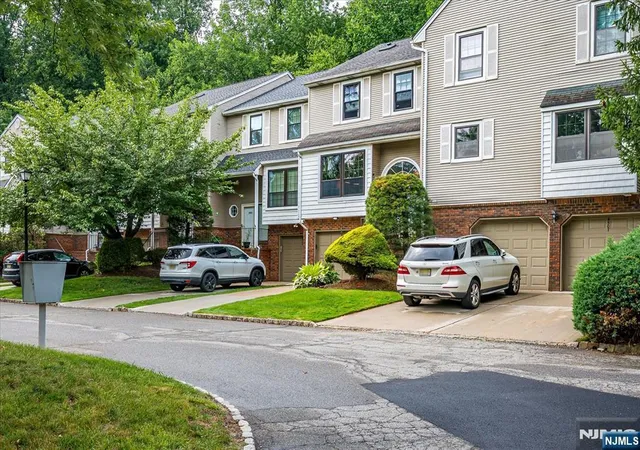 Photo 2 of Townhouse for sale at 4506 Stonehedge Rd #4506, Edison, NJ 08820 | MLS# 26024259 | Listing updated on 2026-08-30