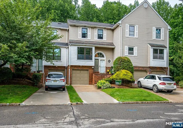 Photo 3 of Townhouse for sale at 4506 Stonehedge Rd #4506, Edison, NJ 08820 | MLS# 26024259 | Listing updated on 2026-08-30