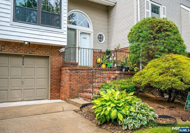 Photo 3 of Townhouse for sale at 4506 Stonehedge Rd #4506, Edison, NJ 08820 | MLS# 26024259 | Listing updated on 2026-08-30
