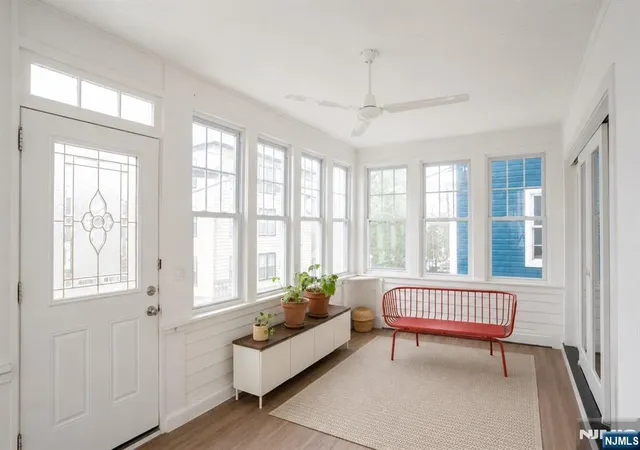 Photo 2 of Single family home for sale at 528 Undercliff Ave, Edgewater, NJ 07020 | MLS# 26024281 | Listing updated on 2026-10-06