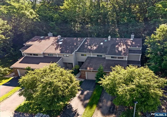 2nd image of 31 Lockley Ct, Wayne, NJ 07470 | MLS# 26024323