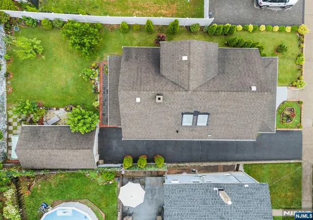Photo 3 of Single family home for sale at 79 Columbia St, Wood Ridge, NJ 07075 | MLS# 26024326 | Listing updated on 2026-08-24