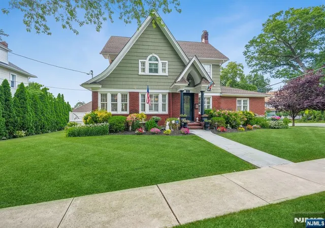 Photo 1 of Sale Pending at 250 Ridge Rd, Rutherford, NJ 07070 | MLS# 26024333 | Listing updated on 2026-08-06