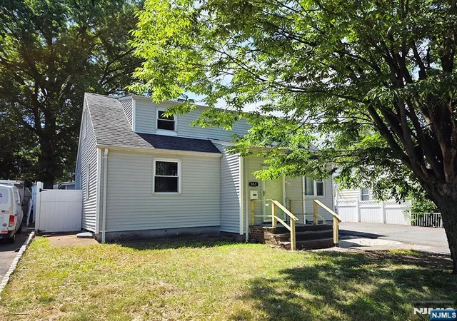 Photo 3 of Sale Pending at 951 Liberty Ave, Hillside, NJ 07205 | MLS# 26024366 | Listing updated on 2026-08-31