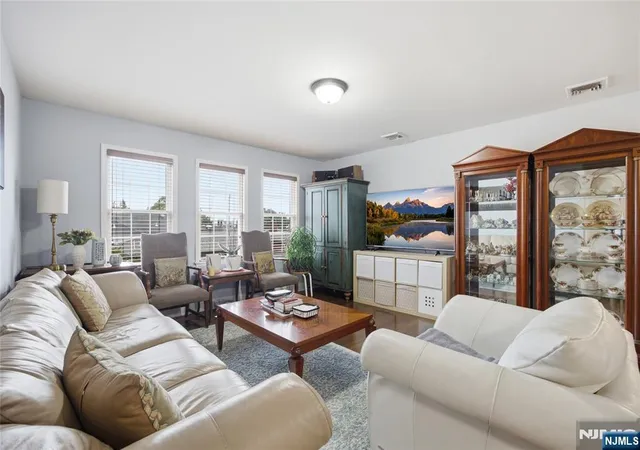Listing Photo 5 - Condo for sale in building located at 270 Grand Ave, Palisades Park, NJ 07650 - Unit #4C