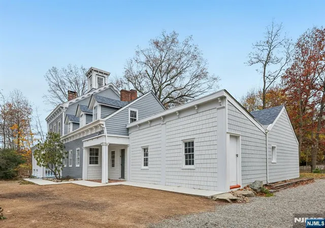 Photo 2 of Single family home for sale at 142 Island Rd, Mahwah, NJ 07430 | MLS# 26024417 | Listing updated on 2026-08-17