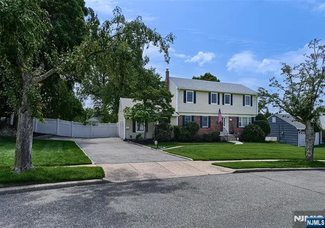 Photo 3 of Sale Pending at 37 Keilana Dr, Wayne, NJ 07470 | MLS# 26024436 | Listing updated on 2026-08-21
