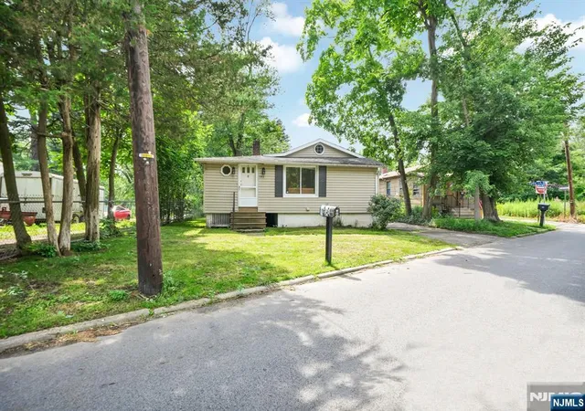 Photo 3 of Land for sale at 191 Fayette Ave, Wayne, NJ 07470 | MLS# 26024441 | Listing updated on 2026-07-27