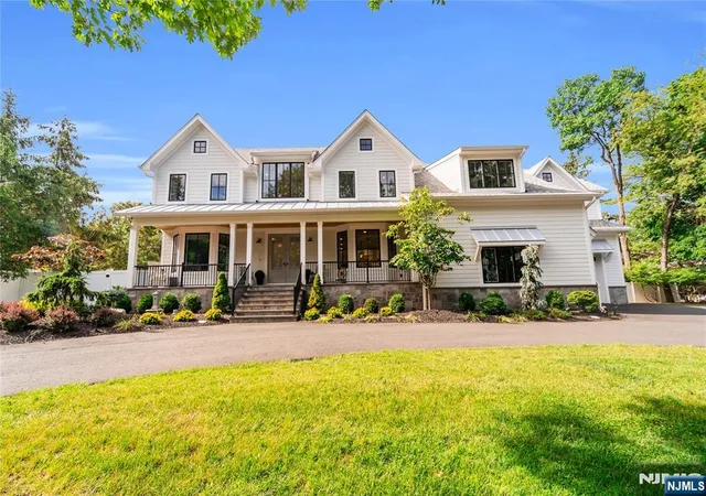 2nd image of 11 Green Wy, Old Tappan, NJ 07675 | MLS# 26024452