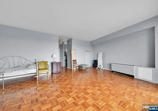 Photo 4 of Condo for sale at 2000 Linwood Ave #23E, Fort Lee, NJ 07024 | MLS# 26024503 | Listing updated on 2026-07-22