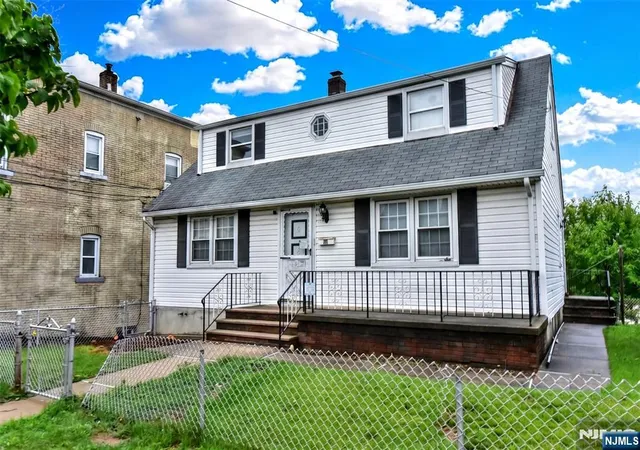 2nd image of 391 Macarthur Ave, Garfield, NJ 07026 | MLS# 26024617