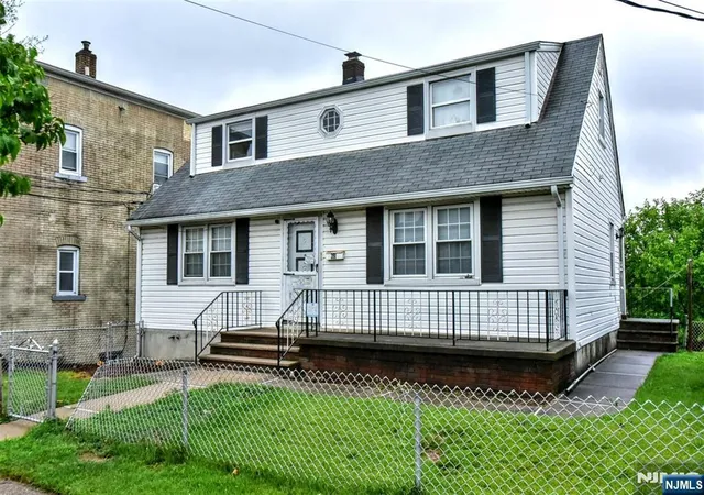 5th image of 391 Macarthur Ave, Garfield, NJ 07026 | MLS# 26024617