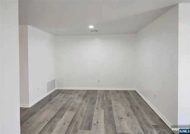 Listing Photo 4 - Condo for sale in building located at 464-466 16th St, Newark, NJ 07103