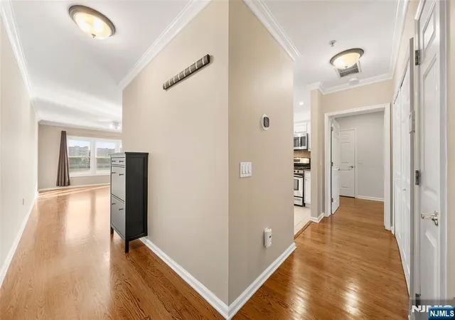 5th image of 155 The Promenade, Edgewater, NJ 07020 | MLS# 26024650