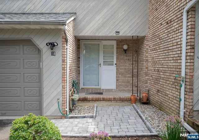 Photo 3 of Townhouse for sale at 18 Guilford Ct, Par Troy Hills Twp., NJ 07950 | MLS# 26024736 | Listing updated on 2026-07-31
