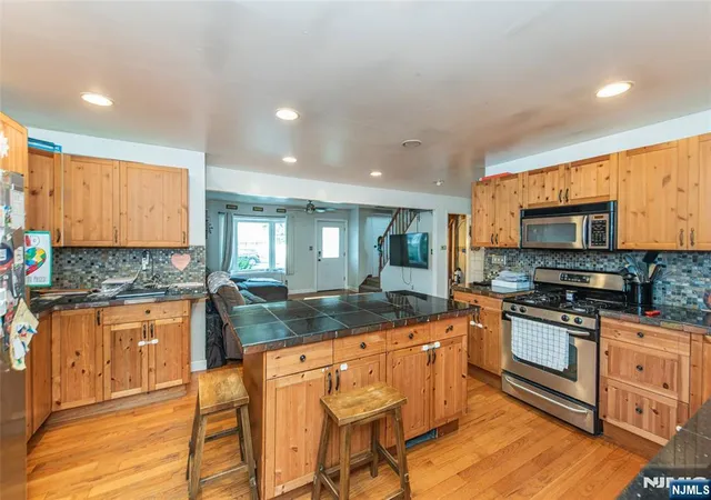 Photo 4 of Sale Pending at 73 Bergen Ave, Wanaque, NJ 07420 | MLS# 26024765 | Listing updated on 2026-09-14
