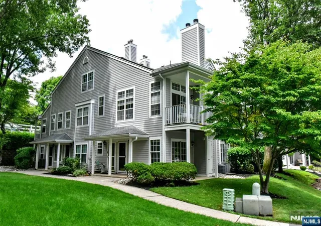 Photo 2 of Sale Pending at 1099 Devon Ct #1099, Mahwah, NJ 07430 | MLS# 26024768 | Listing updated on 2026-08-05