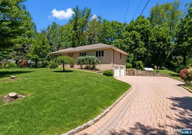 Photo 2 of Sale Pending at 1542 Us Hwy 22, Mountainside, NJ 07092 | MLS# 26024783 | Listing updated on 2026-08-30
