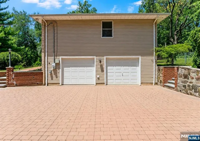 Photo 3 of Sale Pending at 1542 Us Hwy 22, Mountainside, NJ 07092 | MLS# 26024783 | Listing updated on 2026-08-30
