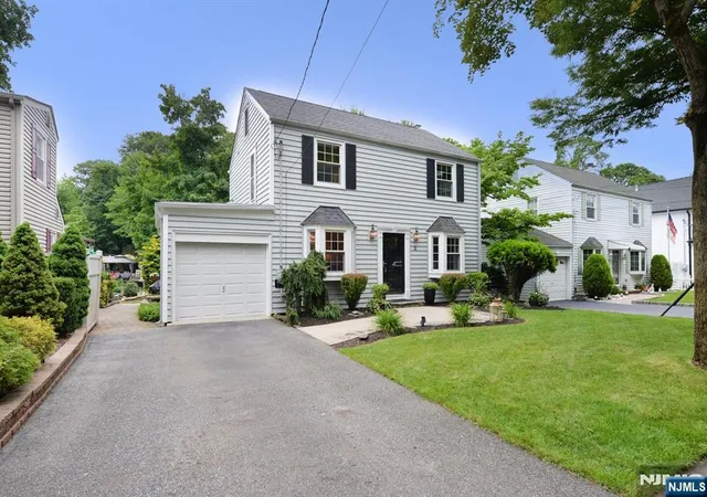 Photo 3 of Sale Pending at 418 Burlington Rd, Paramus, NJ 07652 | MLS# 26024814 | Listing updated on 2026-07-28