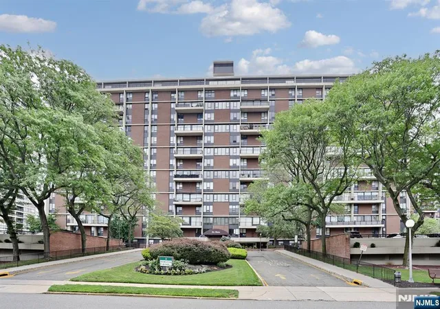 1st image of 2 Horizon Rd #1414, Fort Lee, NJ 07024 | MLS# 26024821