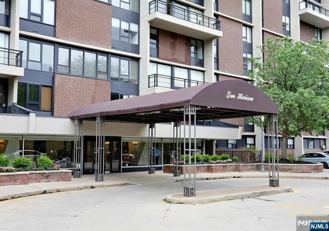 2nd image of 2 Horizon Rd #1414, Fort Lee, NJ 07024 | MLS# 26024821