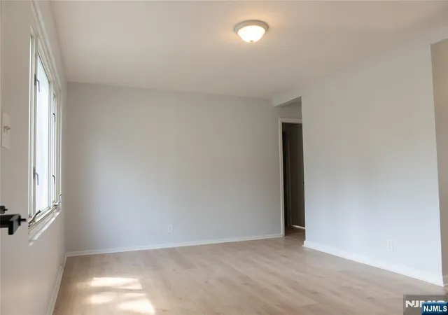 Photo 3 of Sale Pending at 25 Lakeview Dr, Emerson, NJ 07630 | MLS# 26024855 | Listing updated on 2026-09-28
