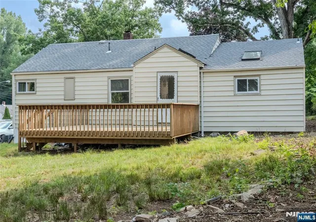 Photo 44 of Sale Pending at 25 Lakeview Dr, Emerson, NJ 07630 | MLS# 26024855 | Listing updated on 2026-09-28