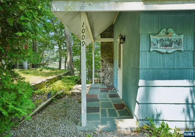 3rd image of 1009 Lakeside Dr, Vernon, NJ 07422 | MLS# 26024856