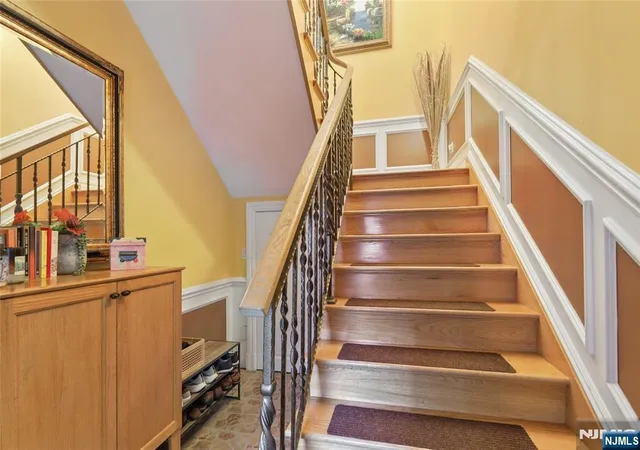 Listing Photo 4 - Condo for sale in building located at 105 Kossuth St, Wallington, NJ 07057