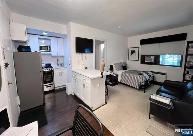 1st image of 420 Park Pl #1H, Fort Lee, NJ 07024 | MLS# 26024895