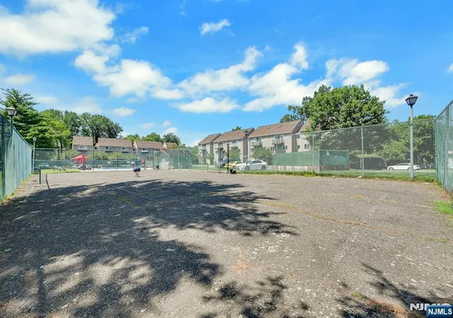 2nd image of 15 Presidential Dr, Englewood, NJ 07631