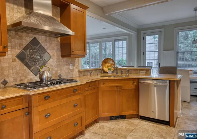 Photo 4 of Single family home for sale at 20 Wayne Ave, River Edge, NJ 07661 | MLS# 26025072 | Listing updated on 2026-09-12