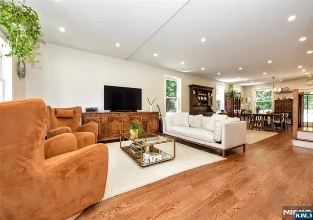 Photo 3 of Sale Pending at 69 Wyckoff Ave, Waldwick, NJ 07463 | MLS# 26025100 | Listing updated on 2026-08-28