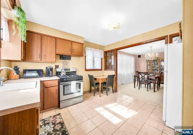 image of 95 E 7th St, Clifton, NJ 07011 | MLS# 26025120
