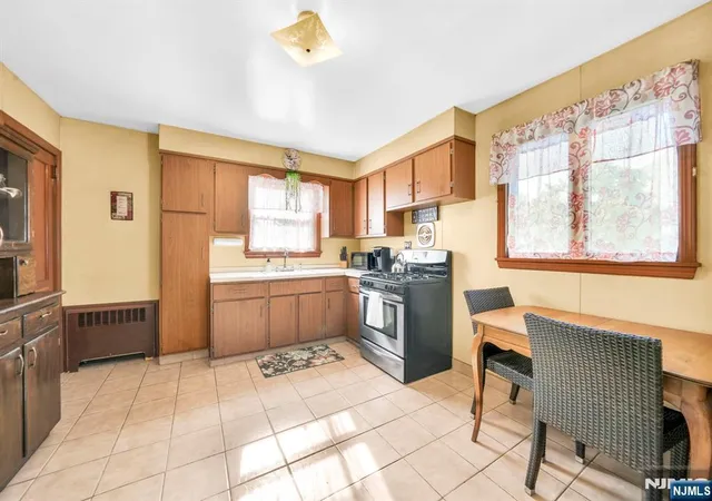 image of 95 E 7th St, Clifton, NJ 07011 | MLS# 26025120