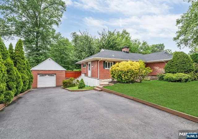 1st image of 574 Chestnut St, Twp Of Washington, NJ 07676 | MLS# 26025124