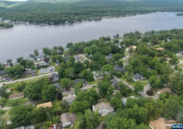 50th image of 10 Tice Rd, Hewitt, NJ 07421 | MLS# 26025125