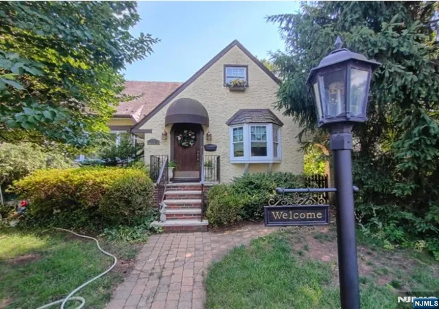 Photo 1 of Sale Pending at 216 N Ross Pl, Ho Ho Kus, NJ 07423 | MLS# 26025135 | Listing updated on 2026-07-30