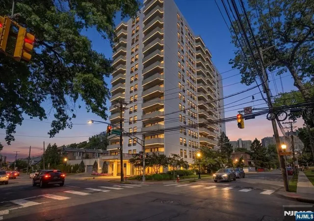 Photo 2 of Sale Pending at 1600 Center Ave #1 A, Fort Lee, NJ 07024 | MLS# 26025161 | Listing updated on 2026-09-02