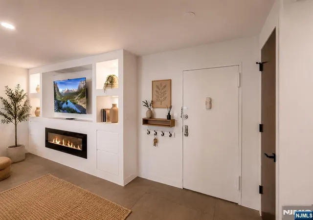 3rd image of 2200 Central Rd, Fort Lee, NJ 07024