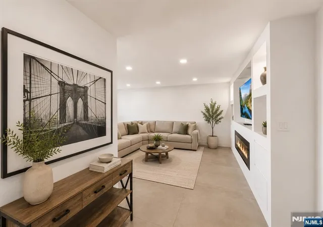 4th image of 2200 Central Rd, Fort Lee, NJ 07024